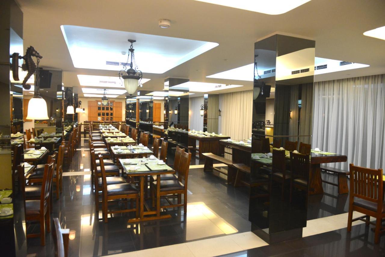 Emilia Hotel by Amazing Palembang Esterno foto