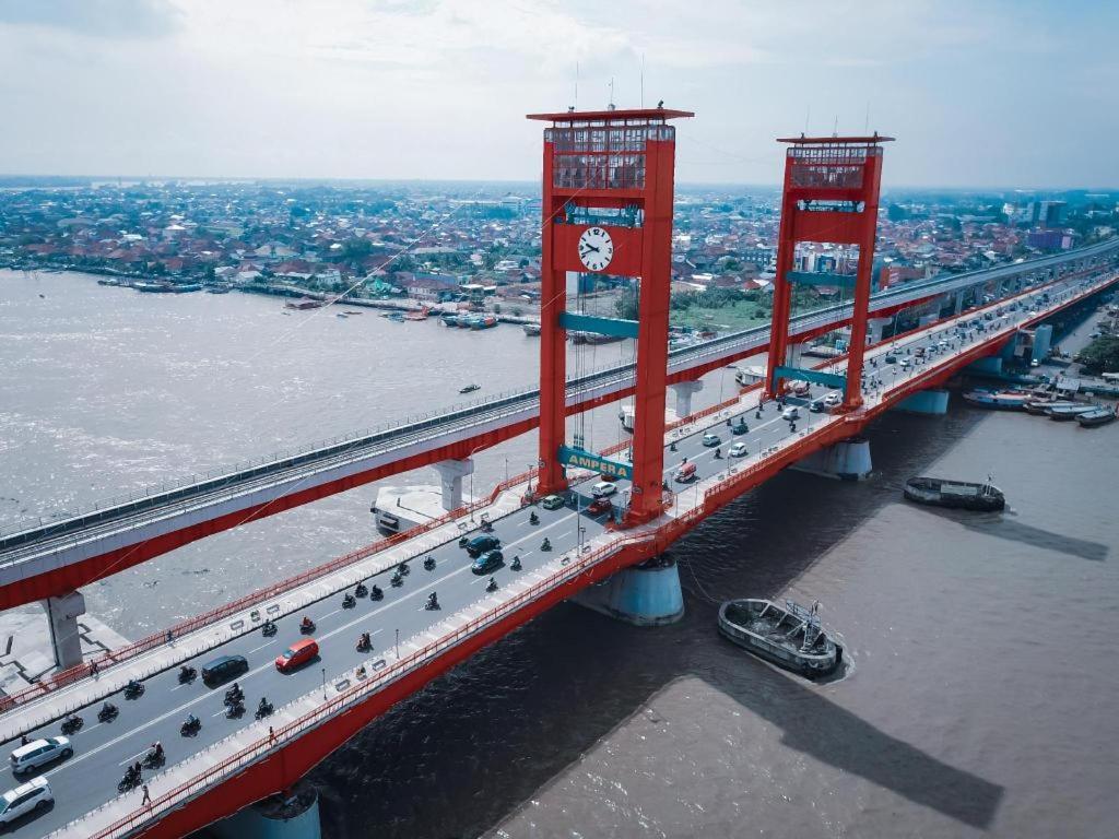 Emilia Hotel by Amazing Palembang Esterno foto