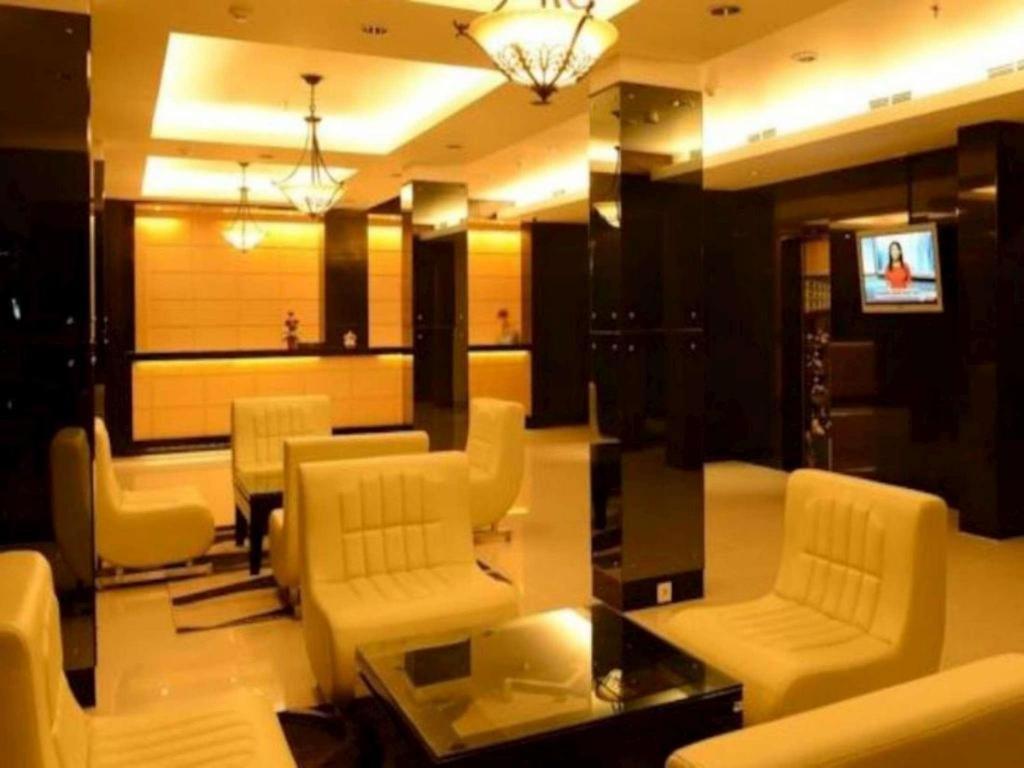 Emilia Hotel by Amazing Palembang Esterno foto
