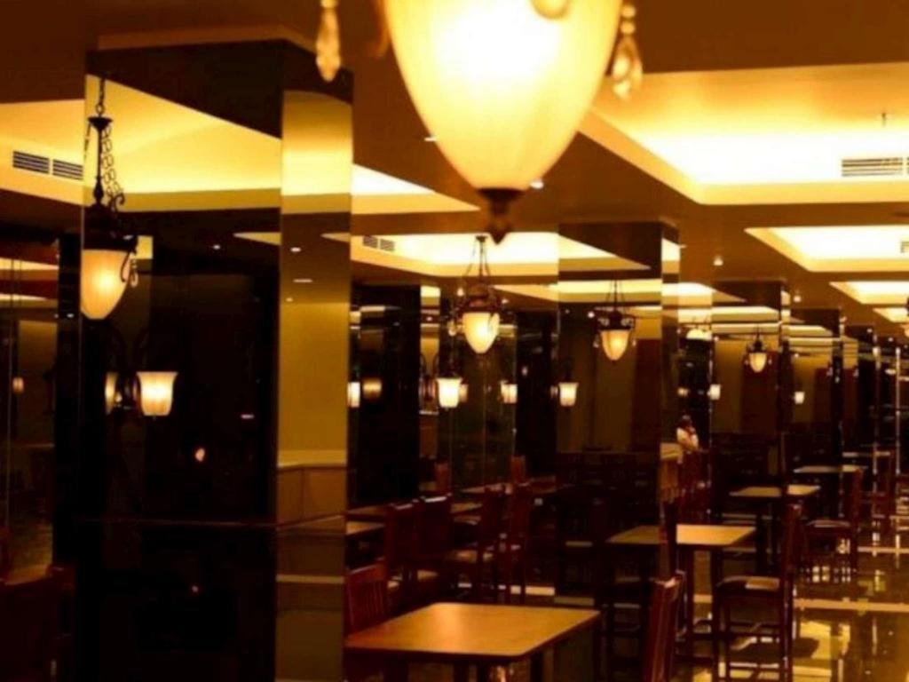 Emilia Hotel by Amazing Palembang Esterno foto