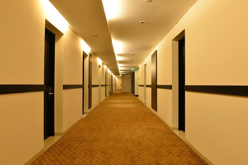 Emilia Hotel by Amazing Palembang Esterno foto
