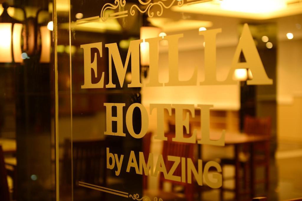 Emilia Hotel by Amazing Palembang Esterno foto