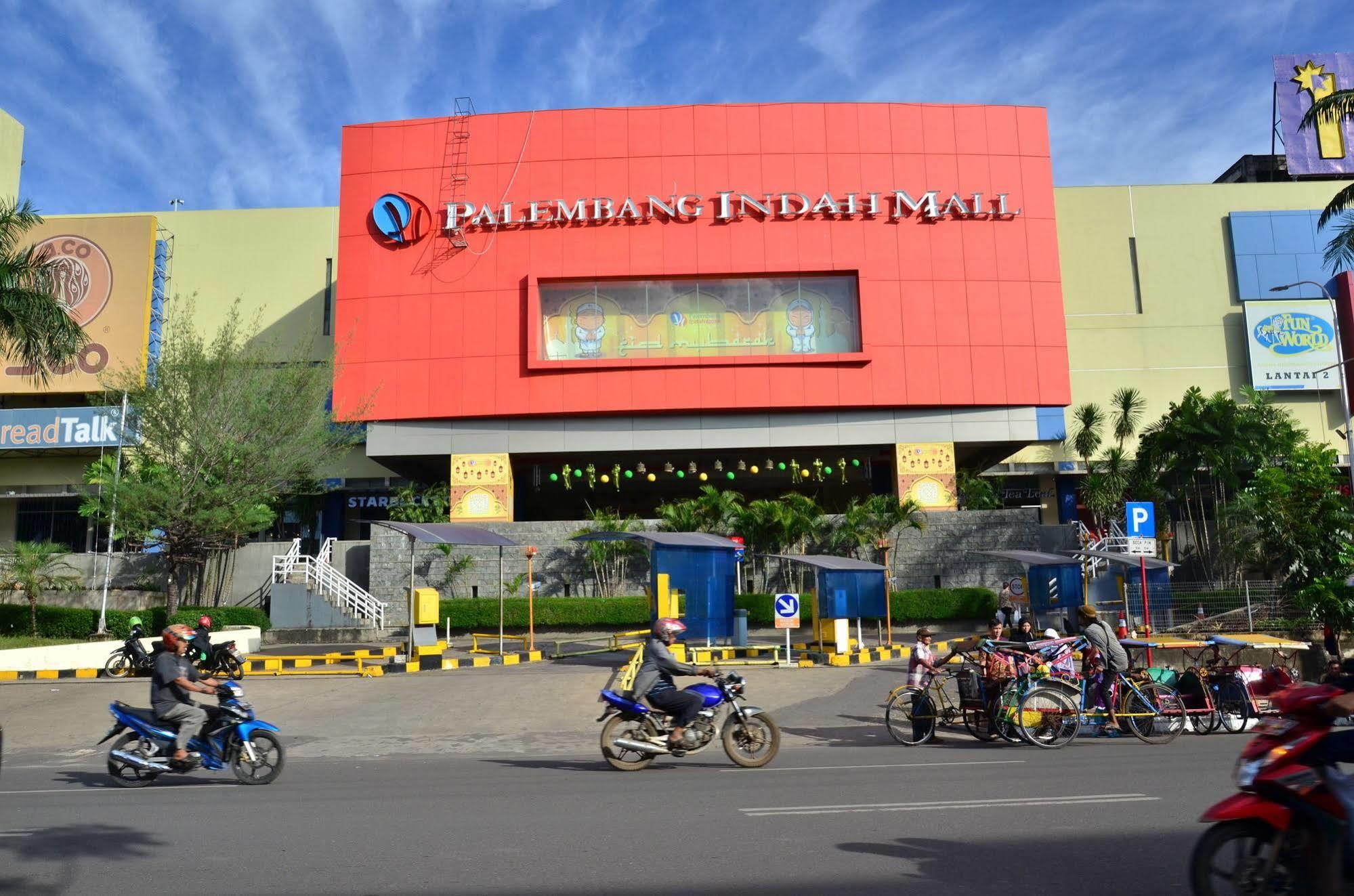 Emilia Hotel by Amazing Palembang Esterno foto